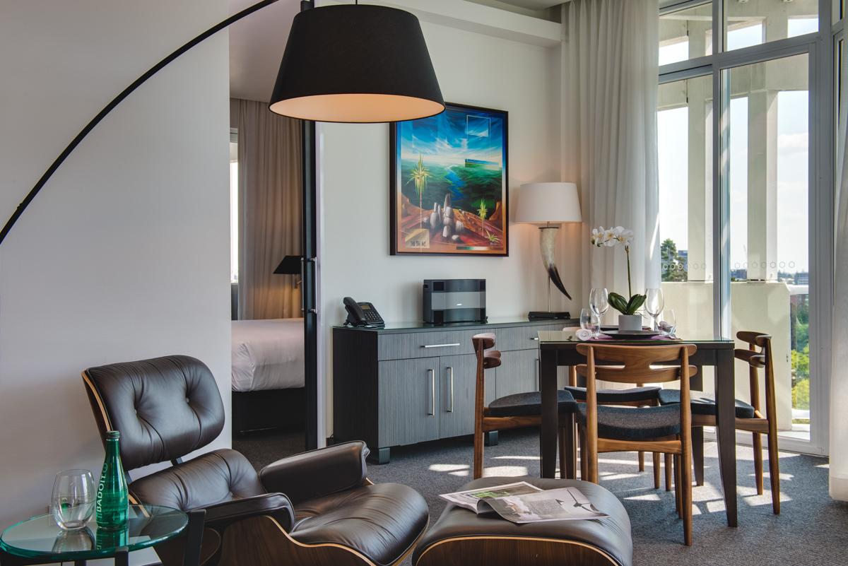 The Point Brisbane Hotel מראה חיצוני תמונה A suite at the Hotel