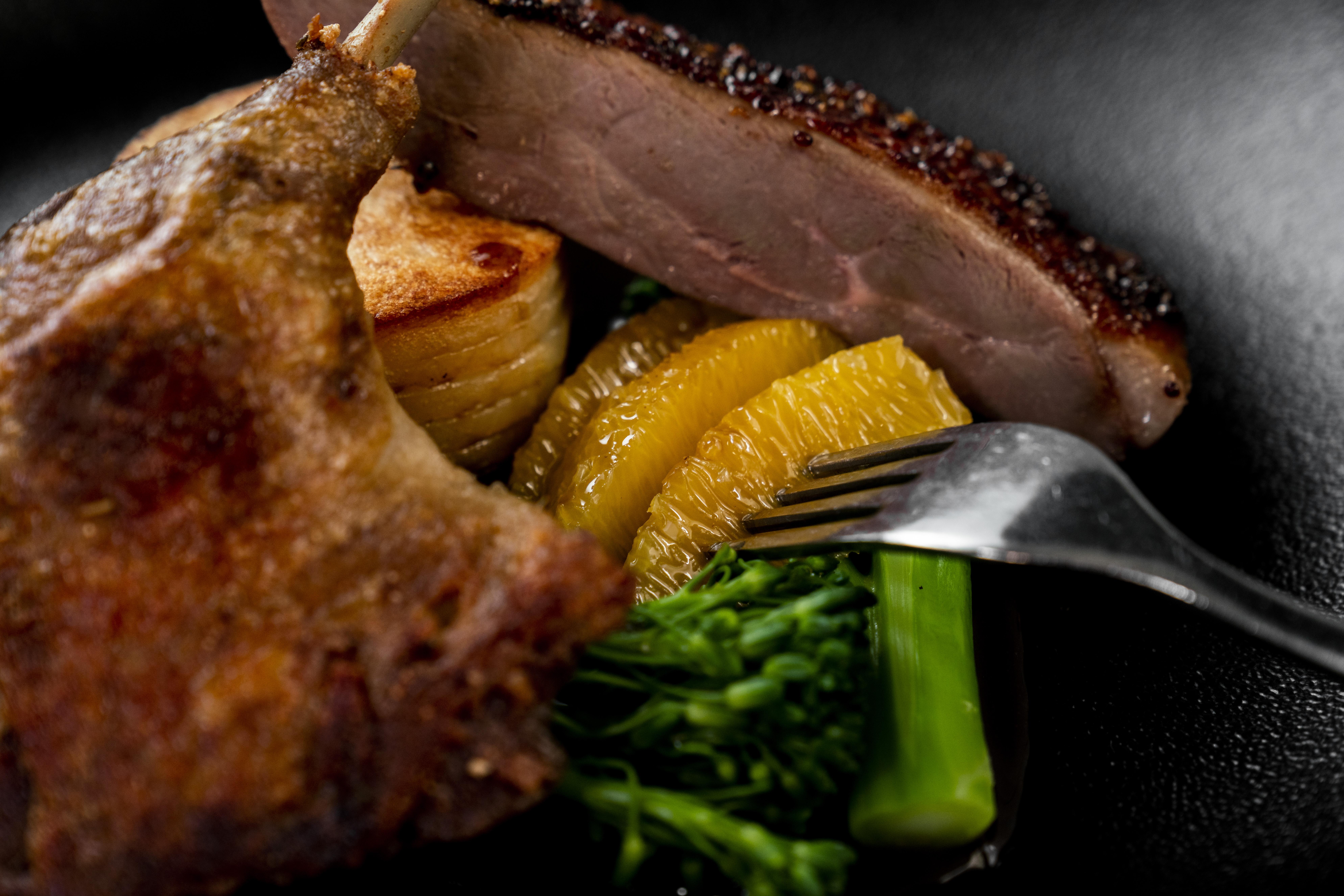 The Point Brisbane Hotel מראה חיצוני תמונה A duck confit with orange and vegetables