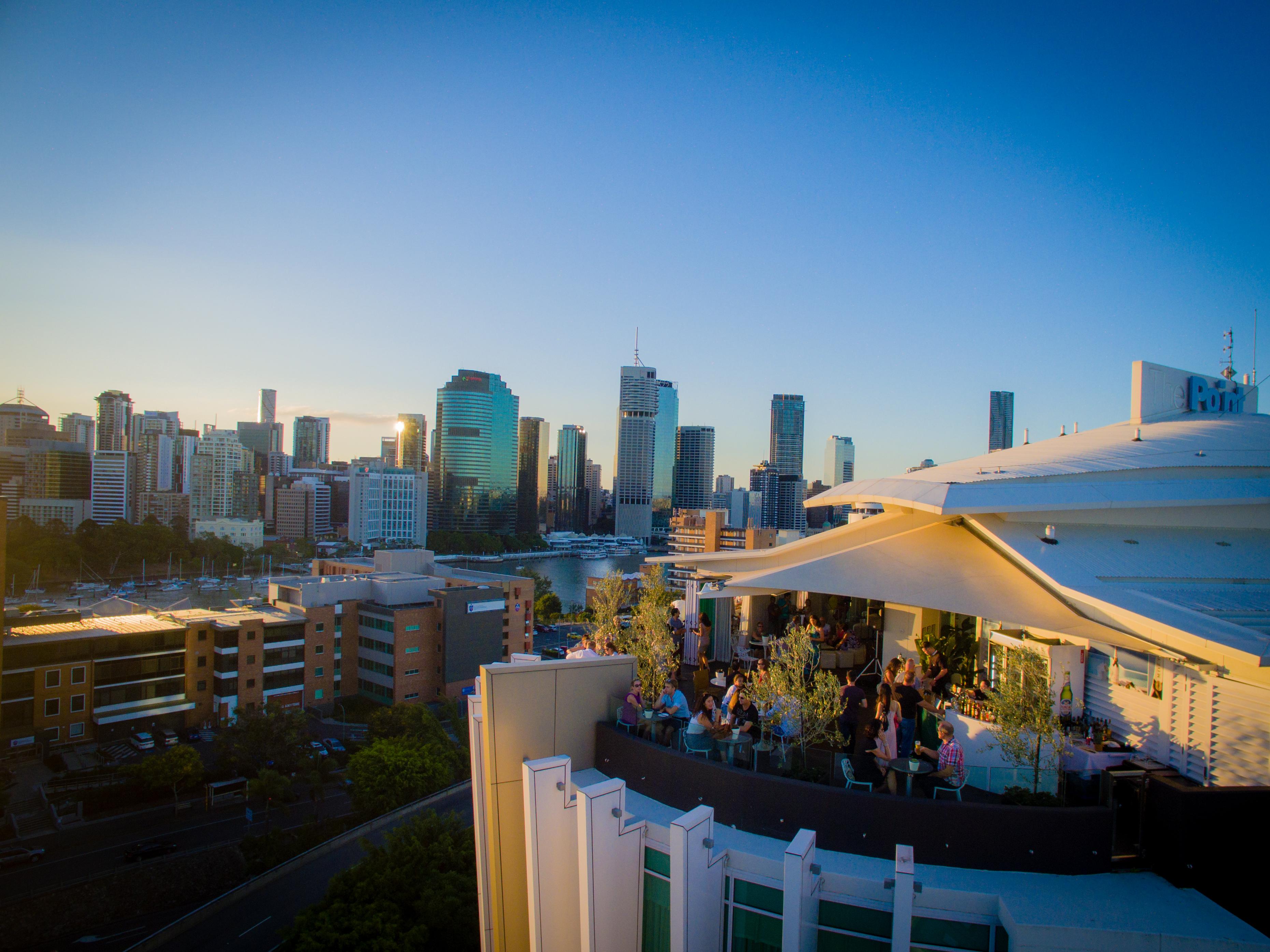 The Point Brisbane Hotel מראה חיצוני תמונה View of the Brisbane CBD from the rooftop of the UQ Union