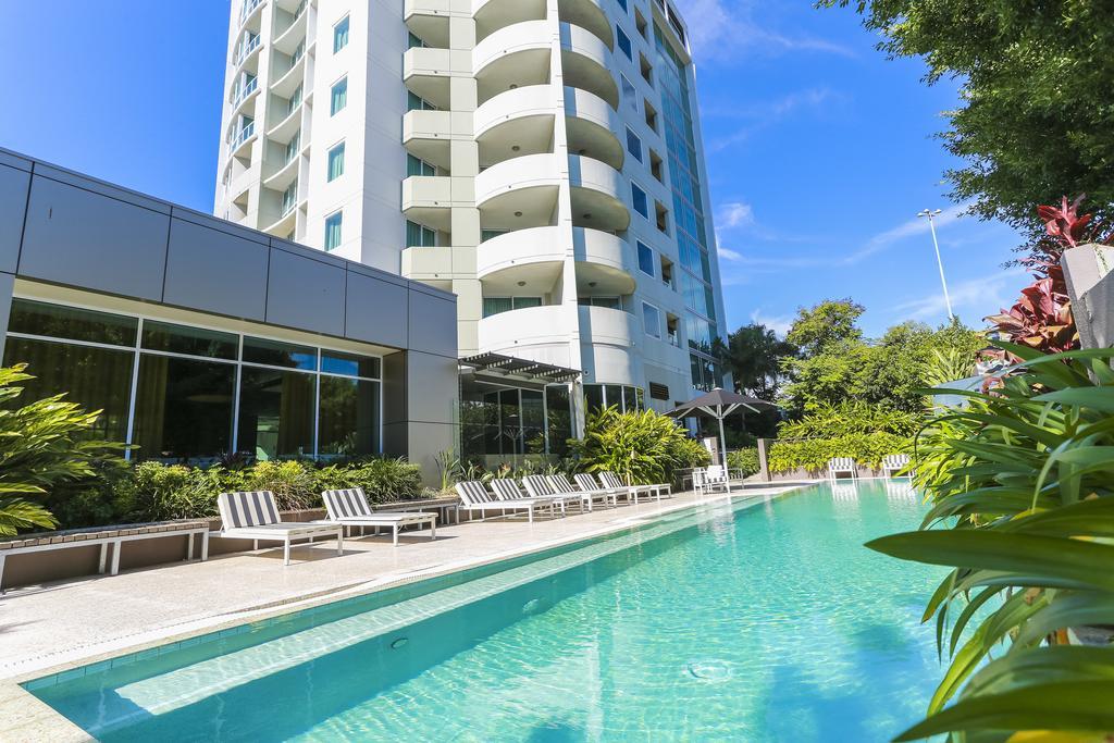 The Point Brisbane Hotel מראה חיצוני תמונה The pool at the hotel