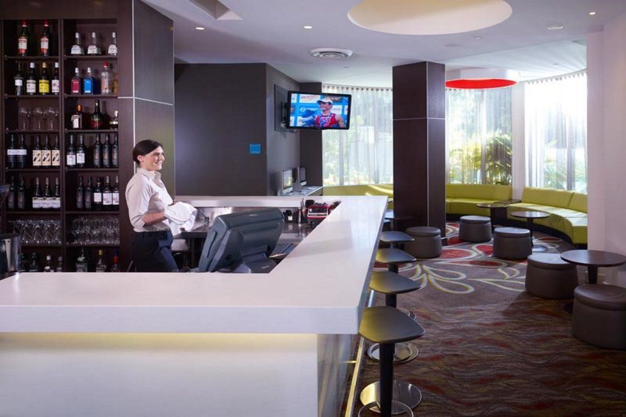 The Point Brisbane Hotel מראה חיצוני תמונה The bar at the hotel